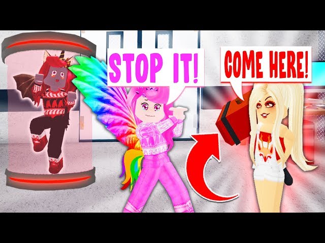 Iamsanna Captures Us All In Flee The Facility Roblox دیدئو Dideo